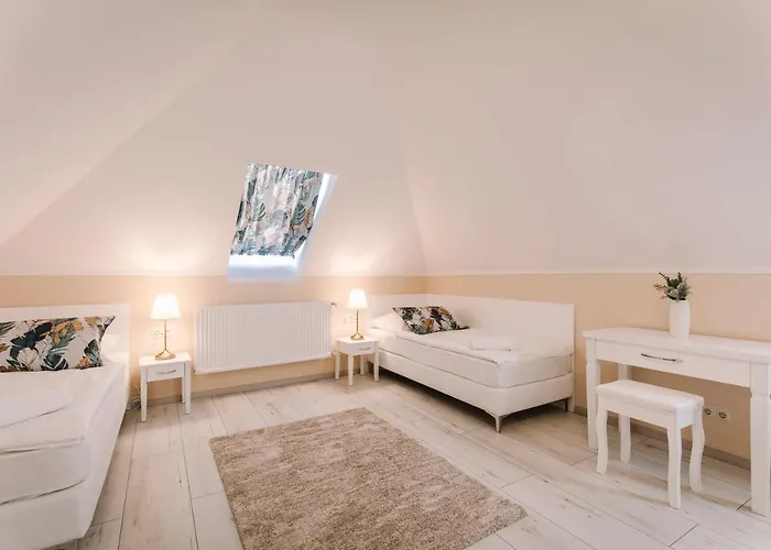 Soho Apartmanhaz 杰尔