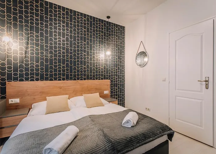 Soho Apartmanhaz 公寓 杰尔